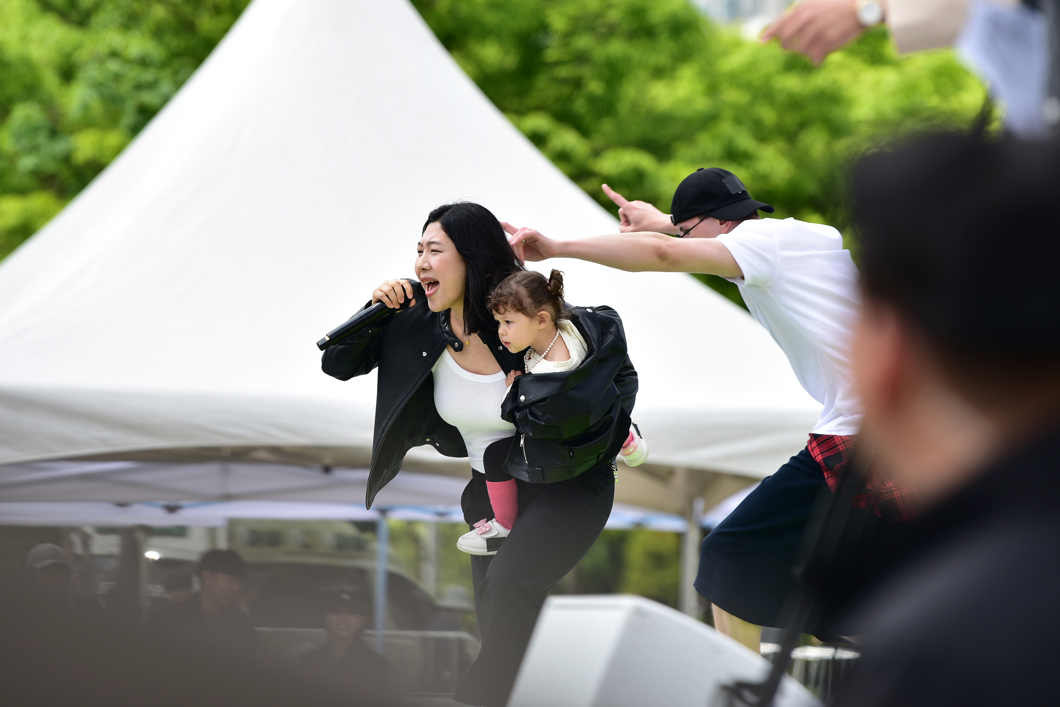 연수구가 지난 3일 송도 해돋이공원에서 구민들의 뜨거운 호응 속에 개청 30주년 기념 KBS 전국노래자랑 인천 연수구 편 공개녹화를 성황리에 마쳤다